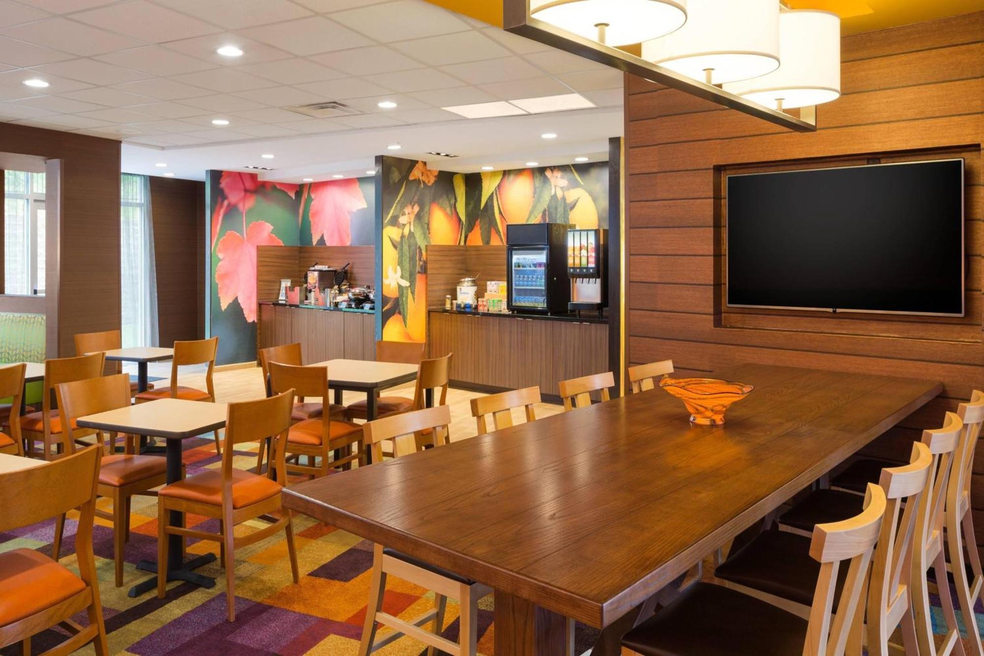 Fairfield Inn & Suites By Marriott Атенс Экстерьер фото