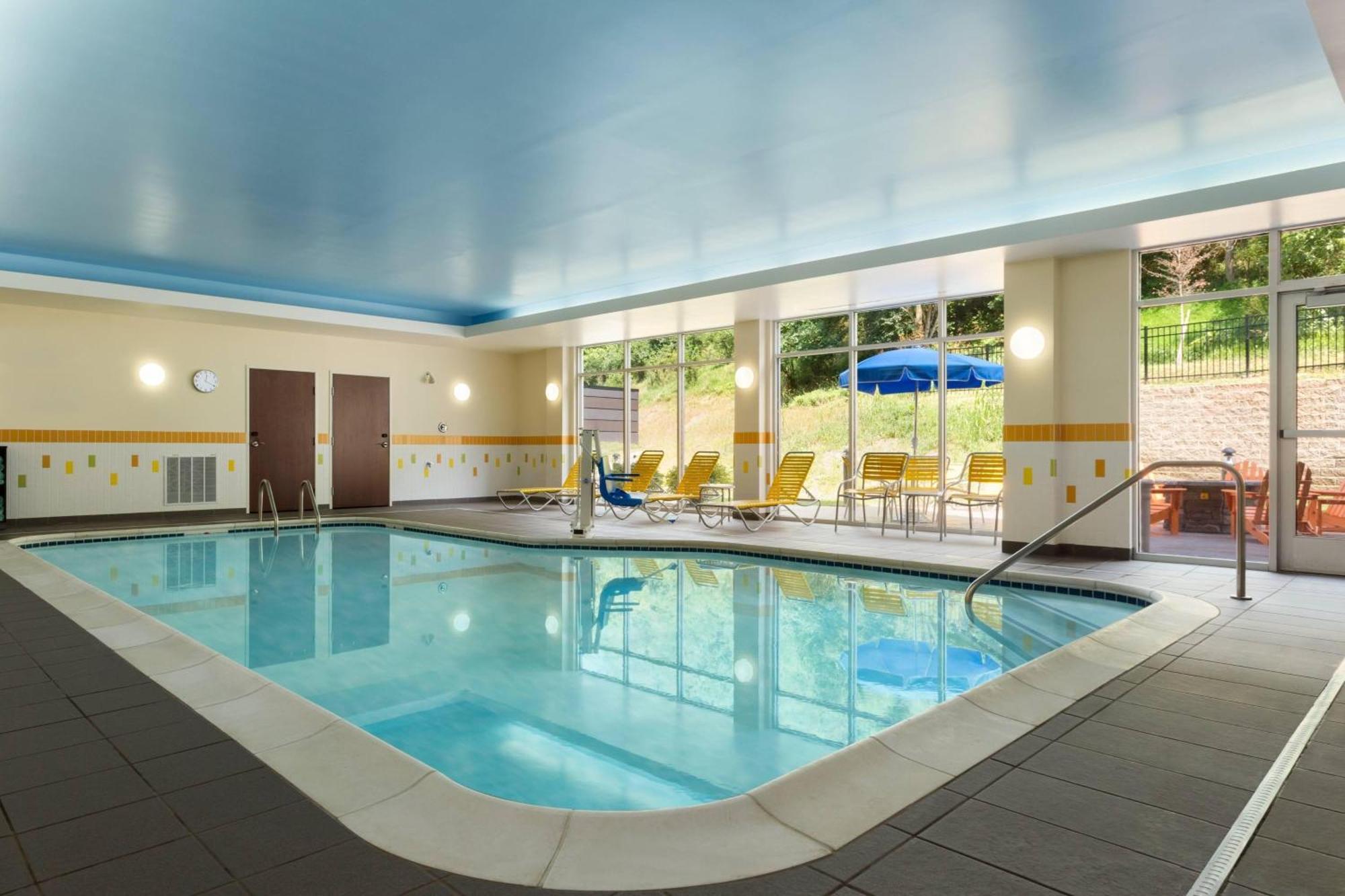 Fairfield Inn & Suites By Marriott Атенс Экстерьер фото