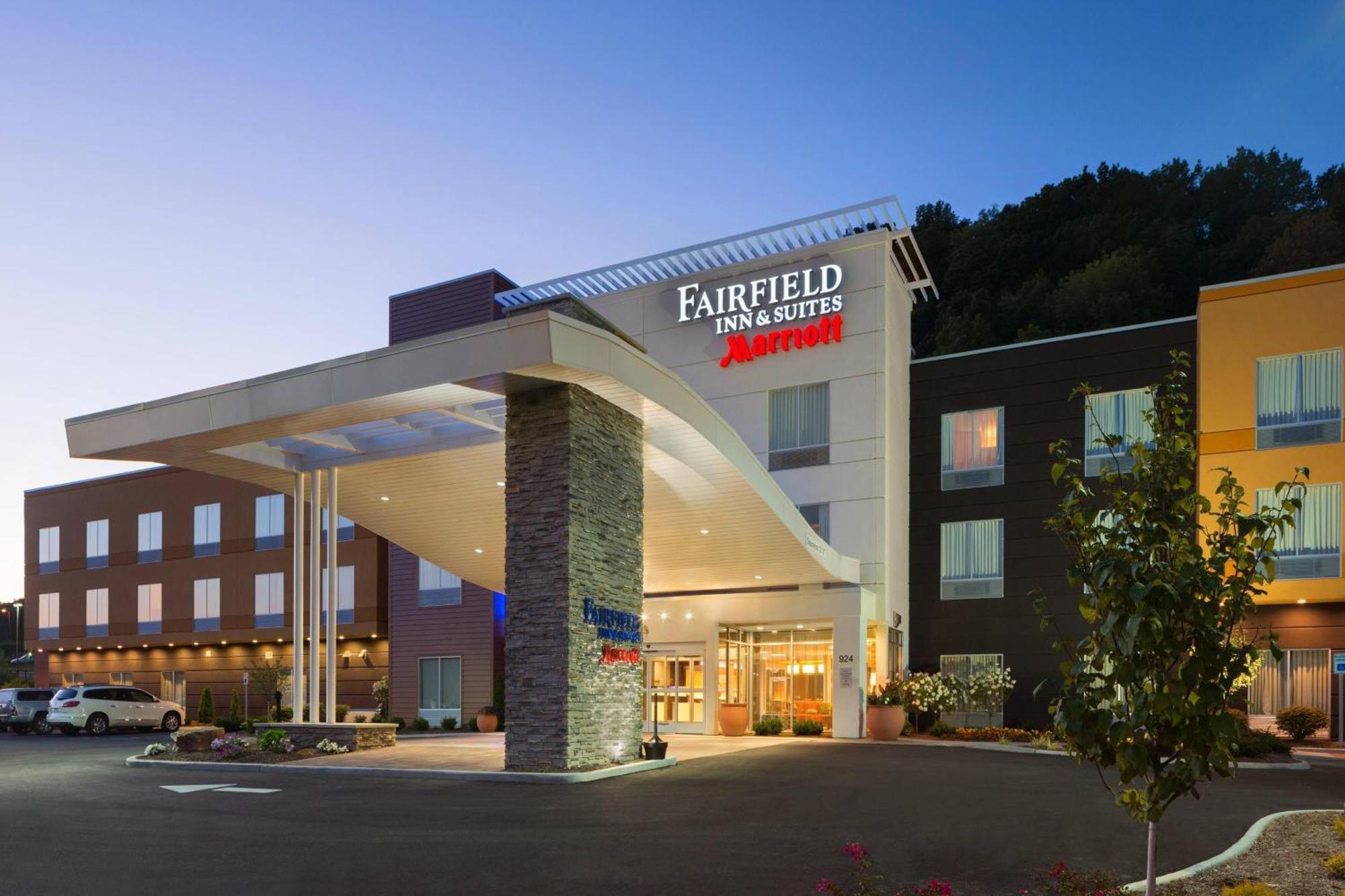Fairfield Inn & Suites By Marriott Атенс Экстерьер фото