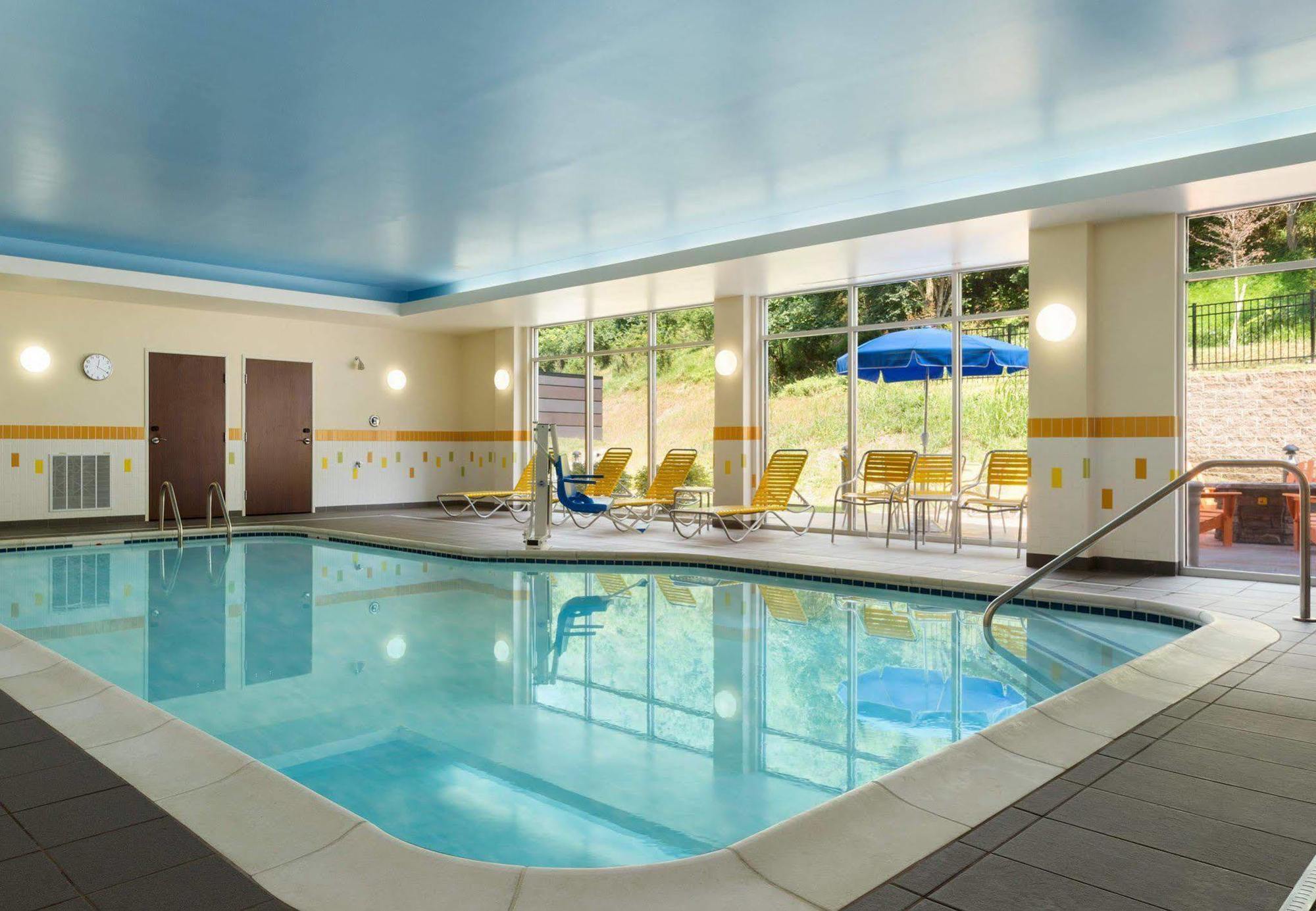 Fairfield Inn & Suites By Marriott Атенс Экстерьер фото